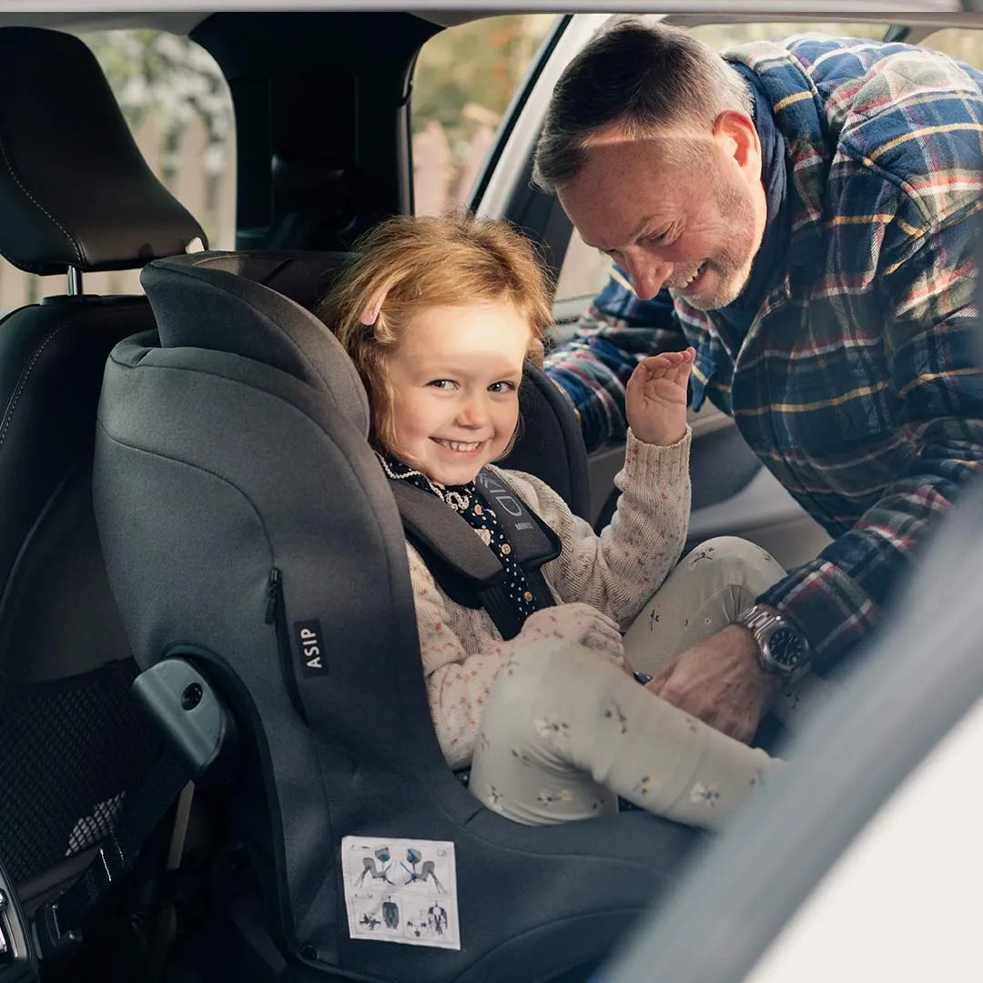 Axkid Minikid 2 Car Seat - Tar