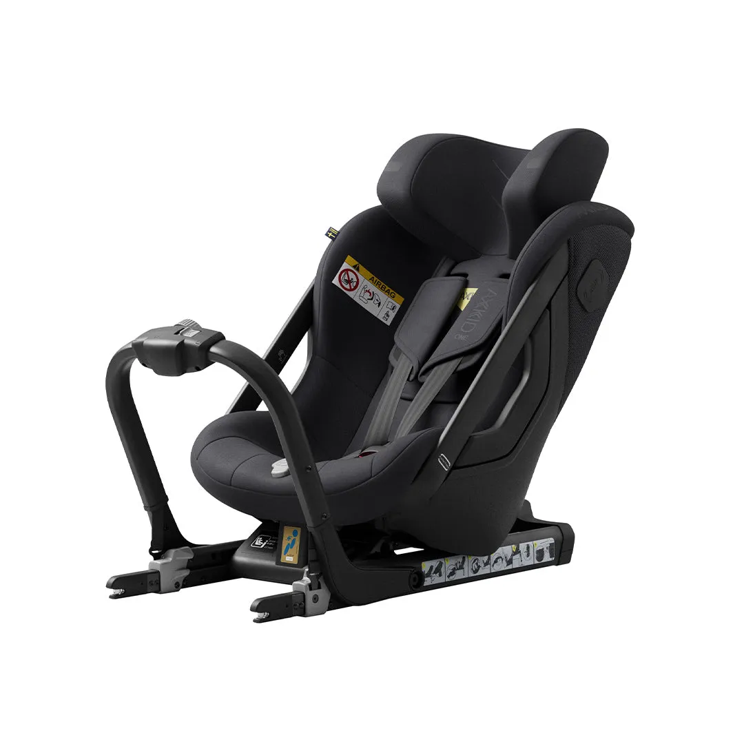 Axkid ONE  3 Car Seat - Coastal Storm Black